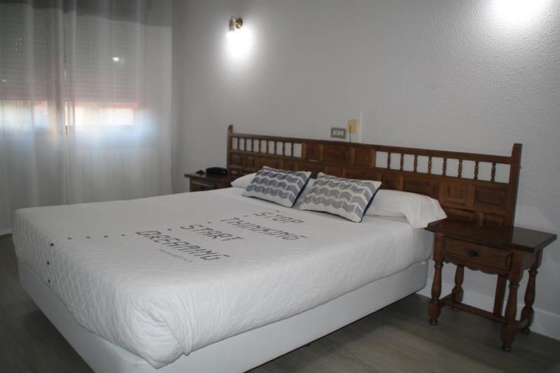 Hotel Marques De Santillana Торрелавега Экстерьер фото